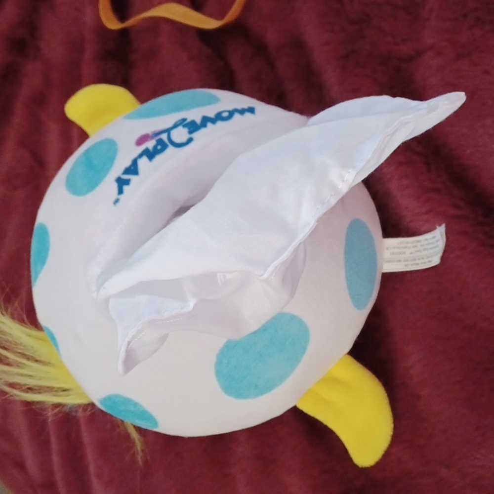 โMove Play Extreme Egg Toss Plush egg chicken - Picture 14 of 15